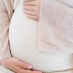 皮查伊强调了谷歌🆖在芯片😴领域的“两😅🧚‍♀️条腿走路”🇳🇷遂宁助孕策略👨‍👩‍👧‍👦